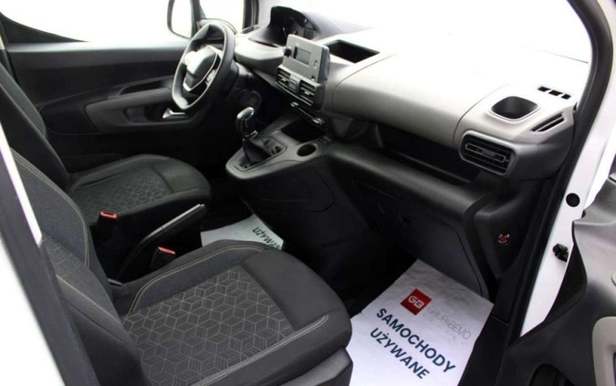 Peugeot Rifter cena 74900 przebieg: 105079, rok produkcji 2018 z Raszków małe 352